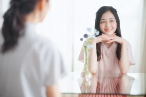 テレビのニュースに反応し、コメントするようになった