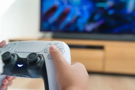 タケル君(仮名)のゲーム・スマホ依存症と家庭内暴力の症状