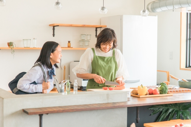 過食症と不登校をカウンセリングで乗り越えた娘<br>「過食症って一体何！？」母が気づいた大切な思い